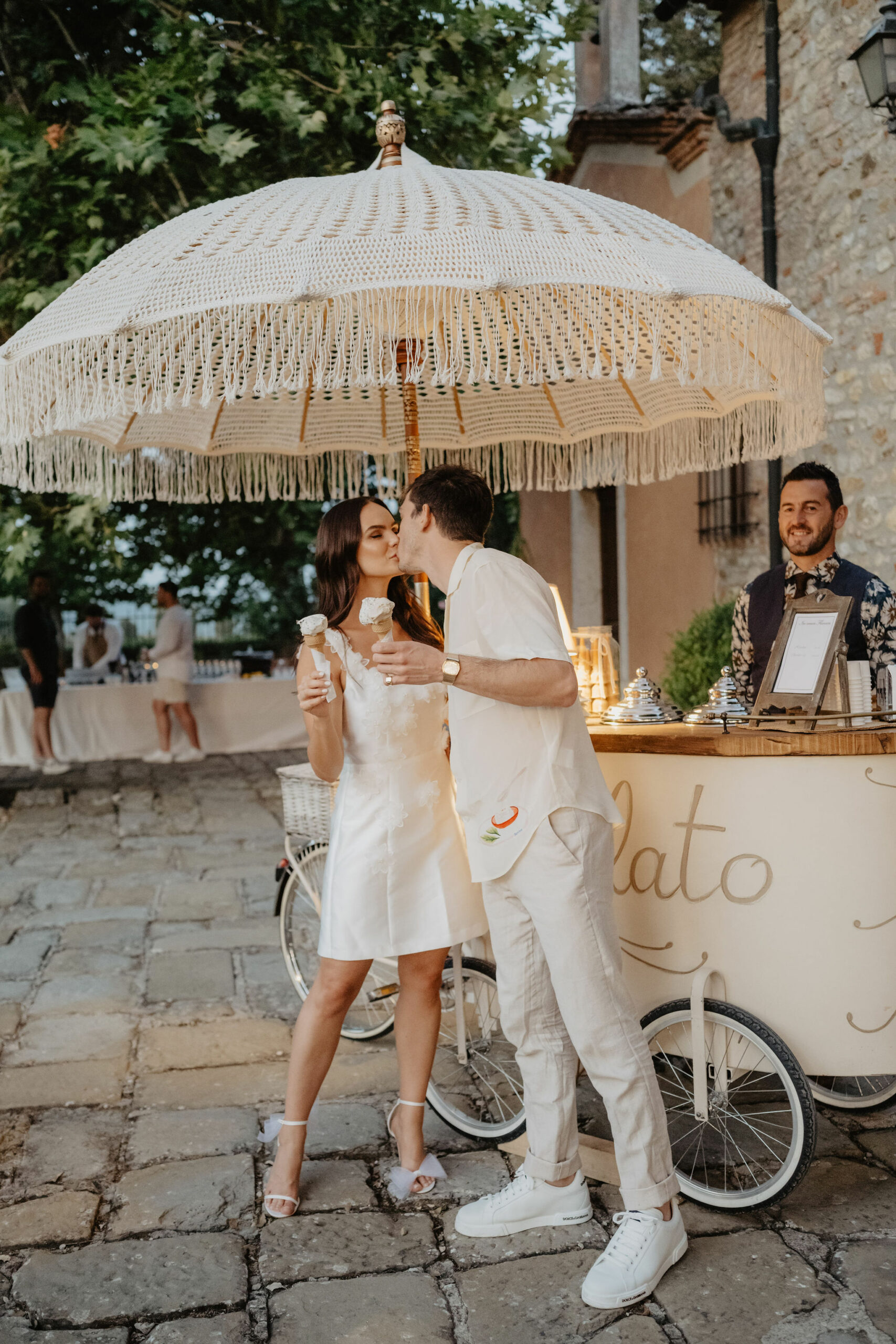 Arabella-James-Wedding-Tuscany-August-2023-Taylor-Kezia-Photography-WELCOME-DINNER-222